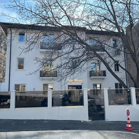 La Maria Hostel *